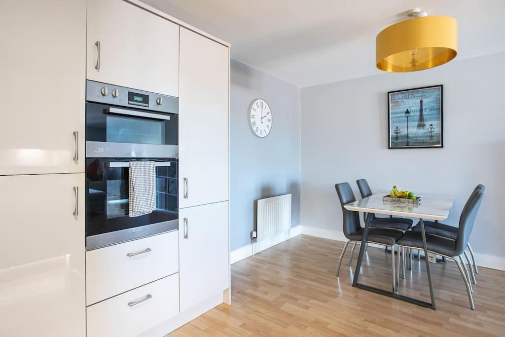 5* Ultra Luxury, Great Views, Underground Parking Apartment Belfast Exterior photo