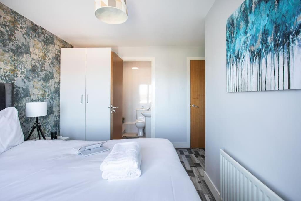 5* Ultra Luxury, Great Views, Underground Parking Apartment Belfast Exterior photo